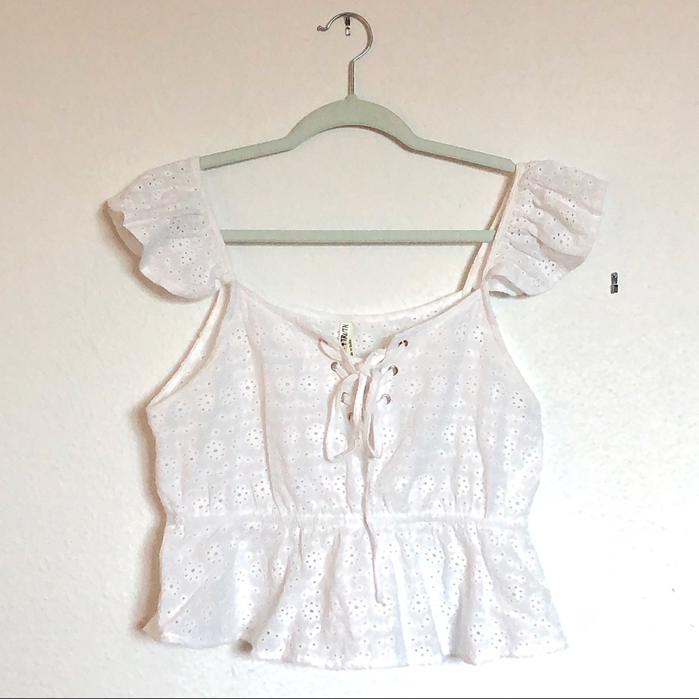 Frilly eyelet Sleeve Top